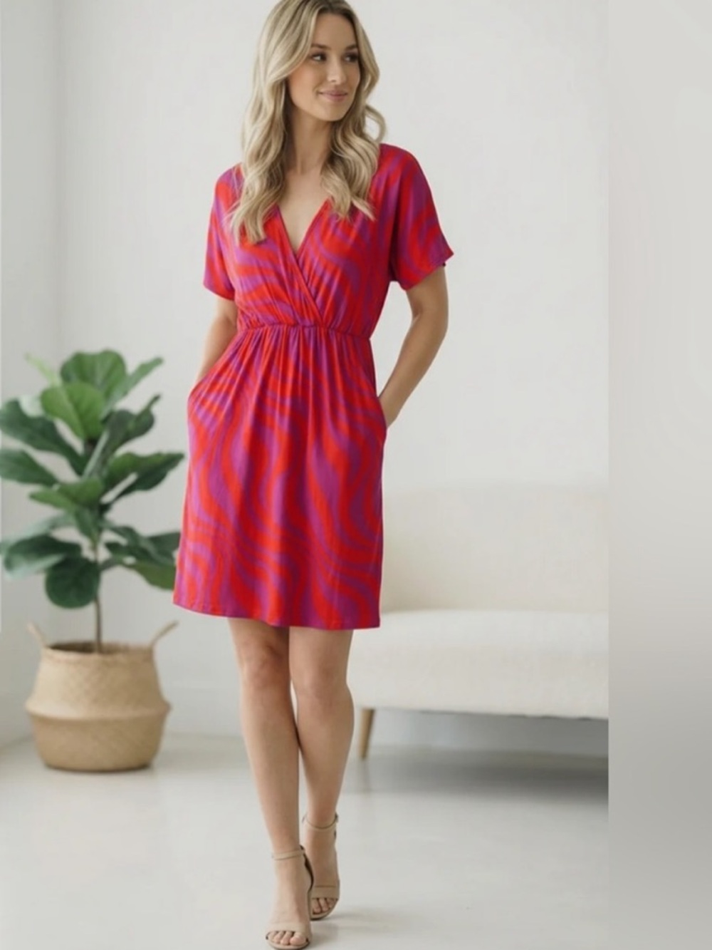 Haptics NWOT Vibrant Fuschia Pink & Purple Abstract Print Mini Dress Size Medium